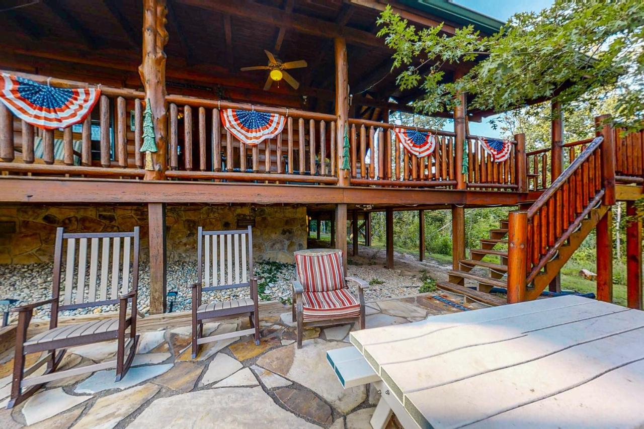 Bear Tracks Villa Pigeon Forge Exterior photo