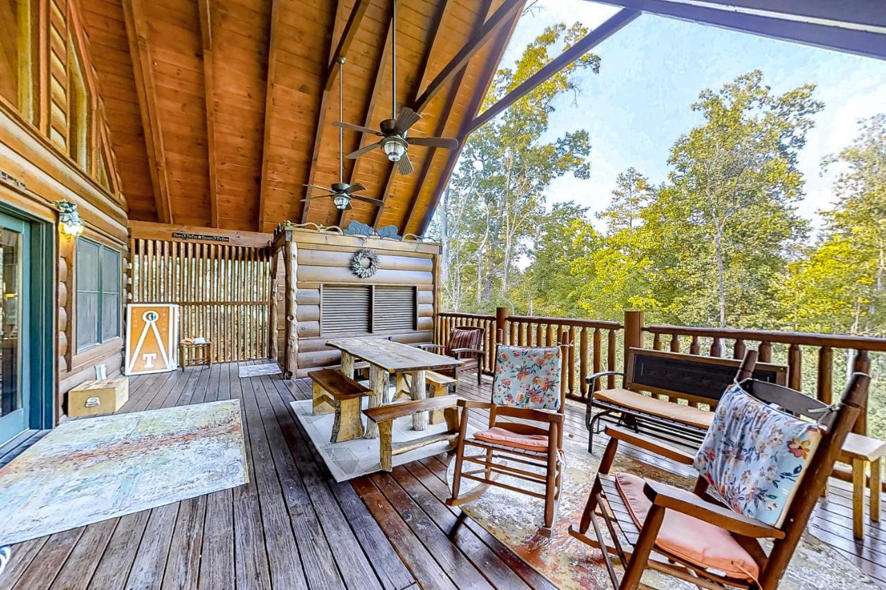 Bear Tracks Villa Pigeon Forge Exterior photo